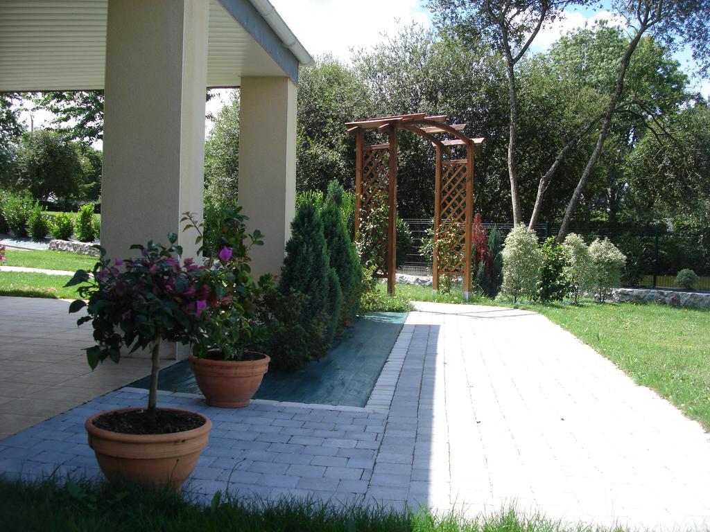 Le Petit Etang Bed and Breakfast La Trinité-Surzur Buitenkant foto